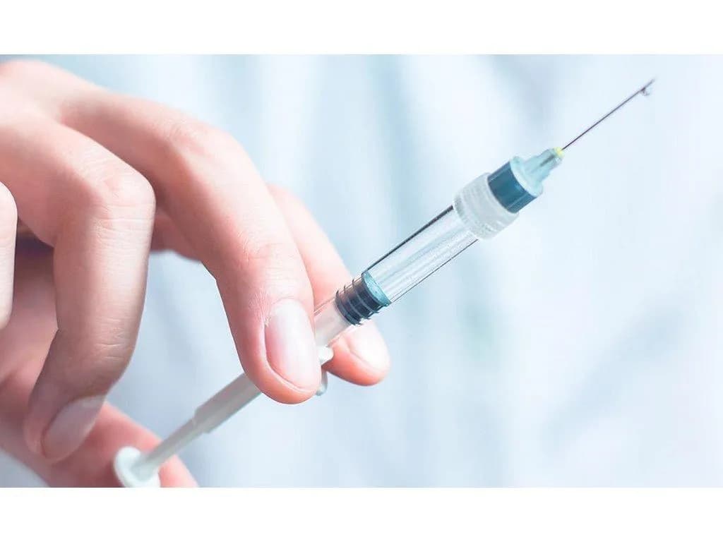 Is intra-articular injection of autologous MFAT effective in hip OA?
